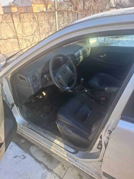 Vând Volvo V40 2000