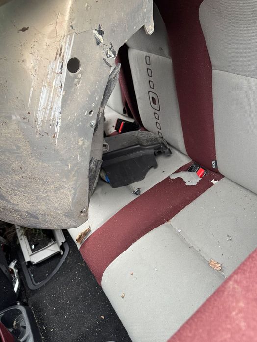 Продавам катастрофирал Citroën Berlingo Multispace 1.6 90кс