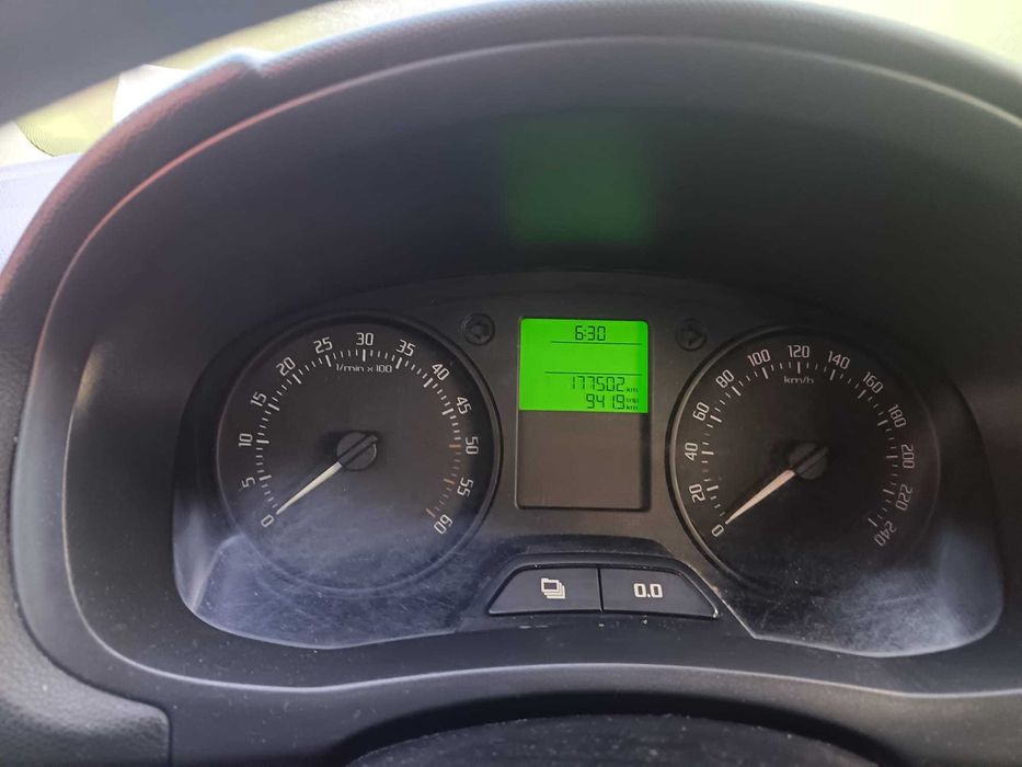 SKODA Fabia 2012 — imagine 2