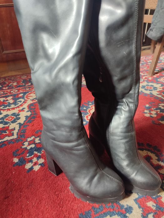 Зимние женские сапоги