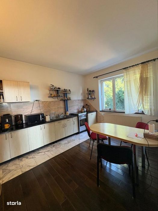 Vila D+P+M cu piscina si sauna, 5 camere, 290 mp, teren 15 ari, panora
