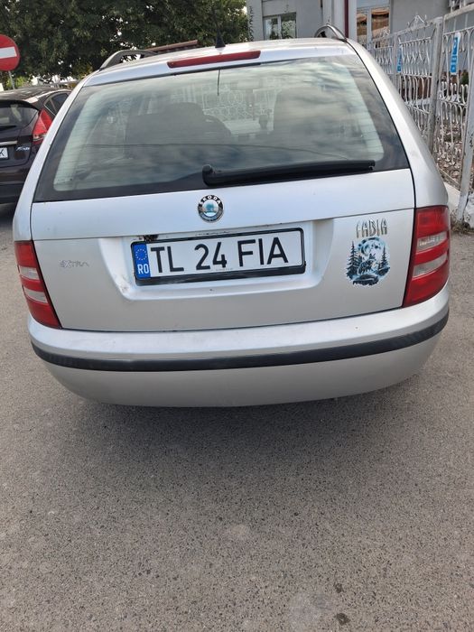 De vinzare scoda fabia 2003  E4