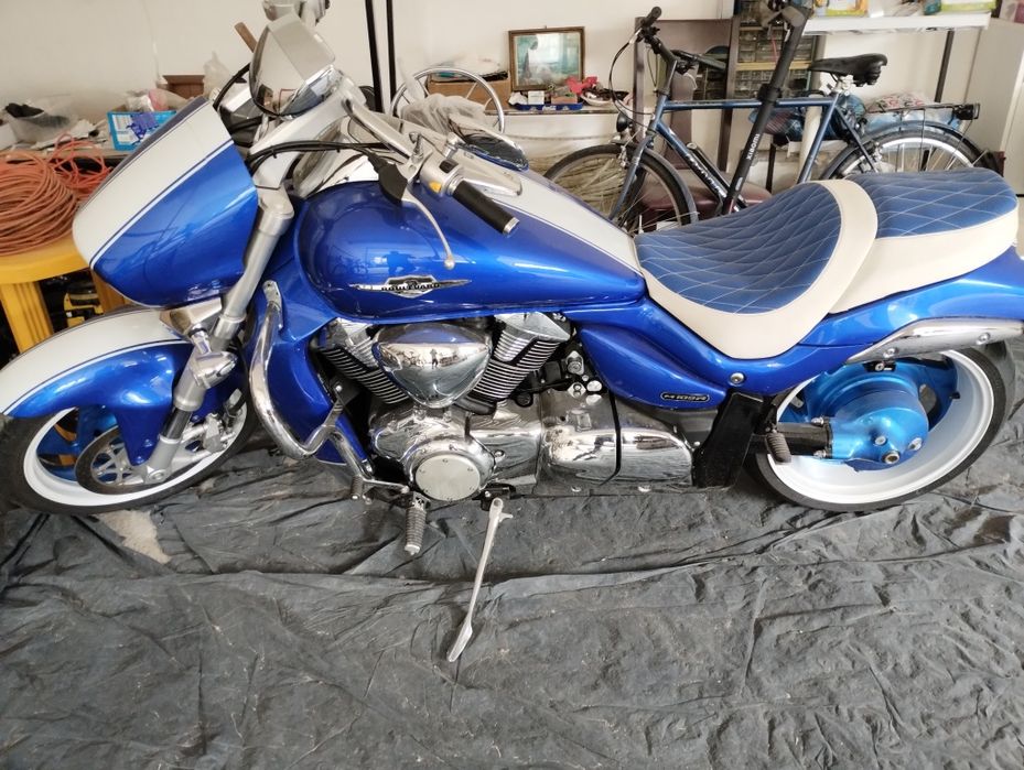 Vând motocicleta Suzuki Bulevard VZR 1800 Z
