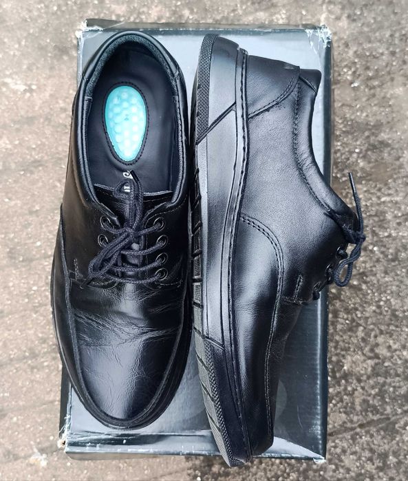 Юношески кожени черни обувки