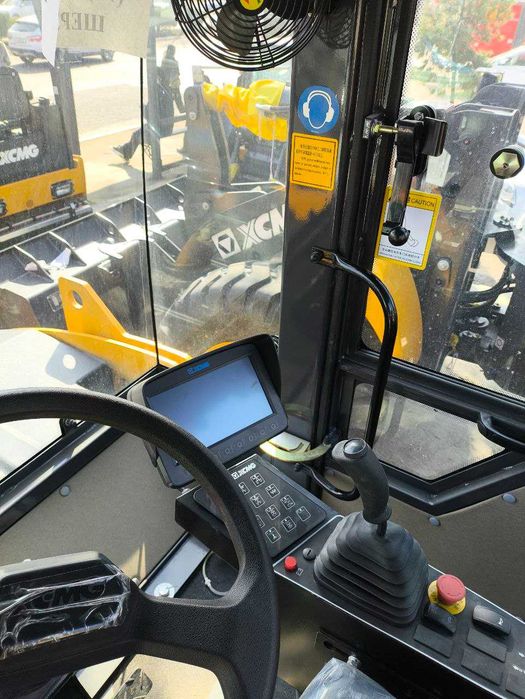 Дорожный каток 14т-16т (одновальцовый) XS143J. XS163J. XS203J. XD83.