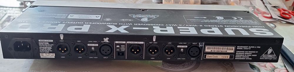 Crossover Behringer Cx 2310