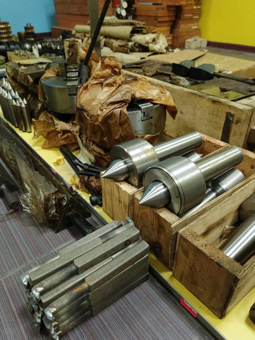 Токарные фрезерные инструменты