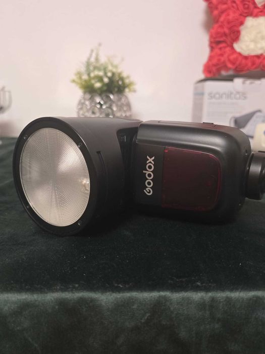 Nikon Z50II cu mai multe accesorii pentru ea