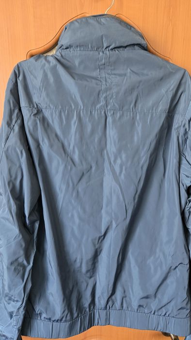 Продам новую ветровку