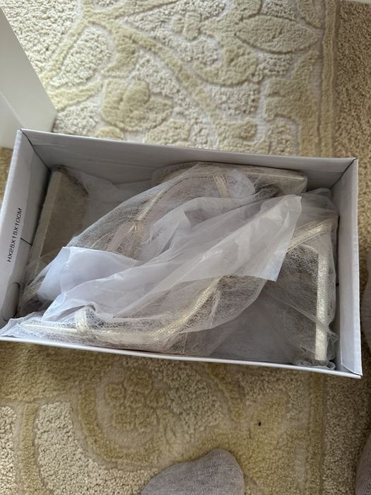 Нови елегантни дамски сандали в златно