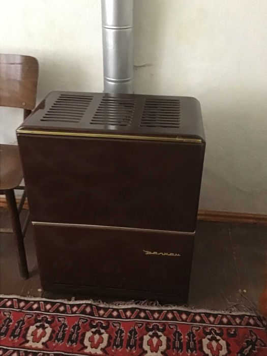 Мебели - гардероб, разтегателна маса, бюфет