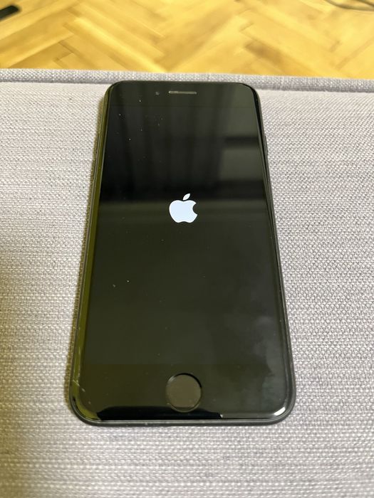 Iphone 7 32GB с кейсове