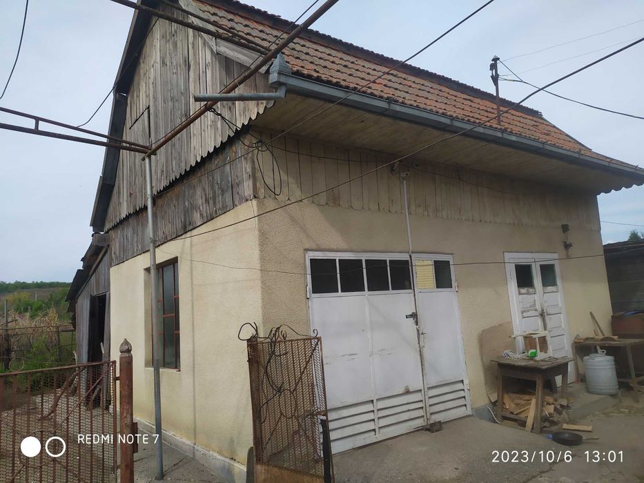 Vand Casa + teren - 1900mp, in  Unirea județul Alba