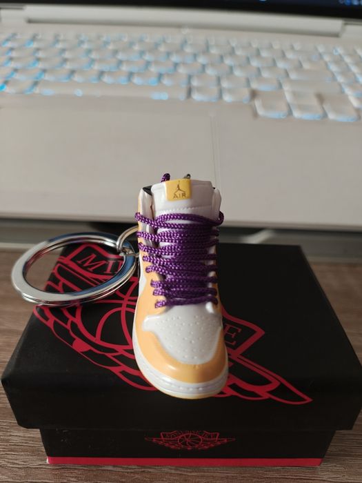 Breloc Jordan x Lakers