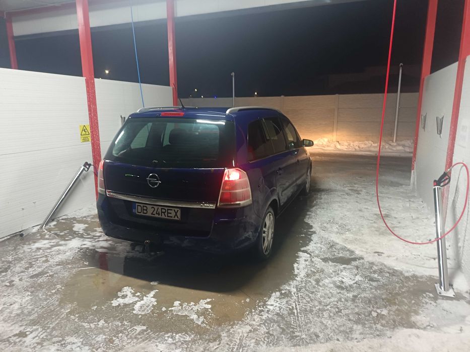 Vând Opel Zafira