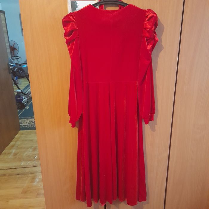 Женское платье M 44р