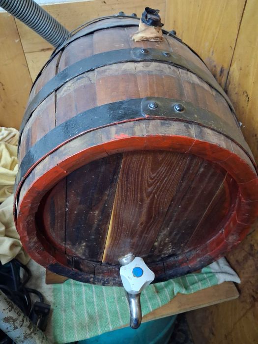 Продавам буре за ракия,нужда от задънване.
