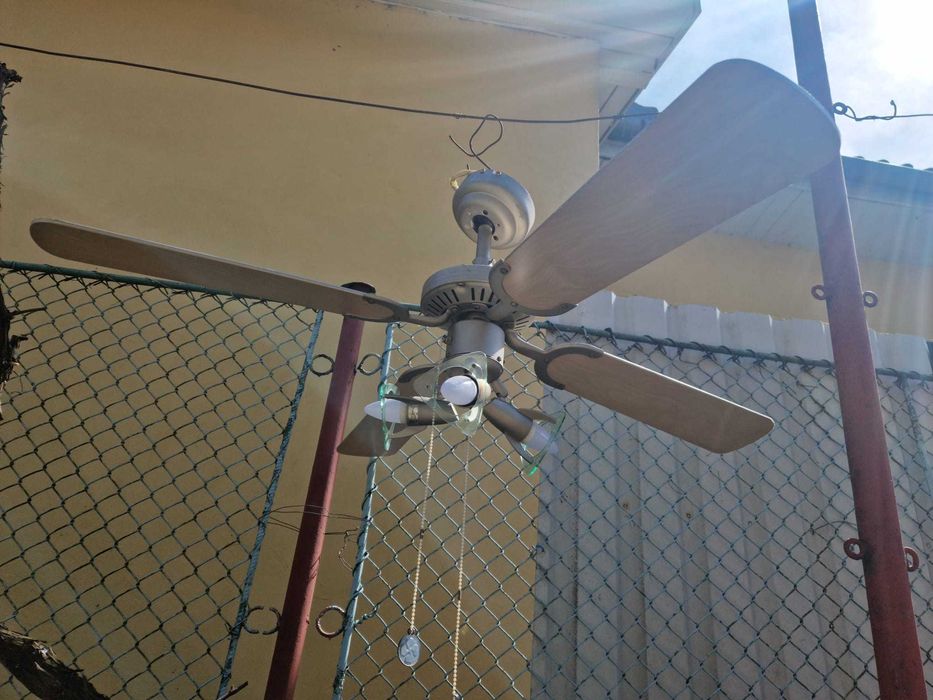 Lustra cu ventilator