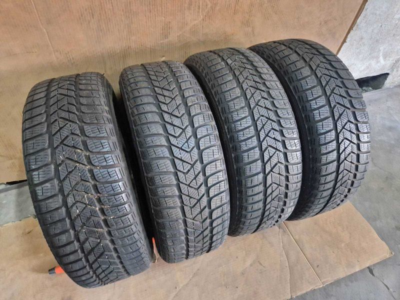4 Pirelli R17 205/55/ 
зимни гуми 
DOT2617
