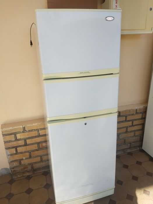 Холодильниклар сотилади