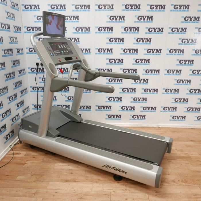 Фитнес уреди Life fitness бягаща пътека