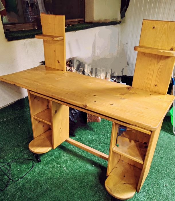 Дървено бюро 120см/48см/80см - 100лв.