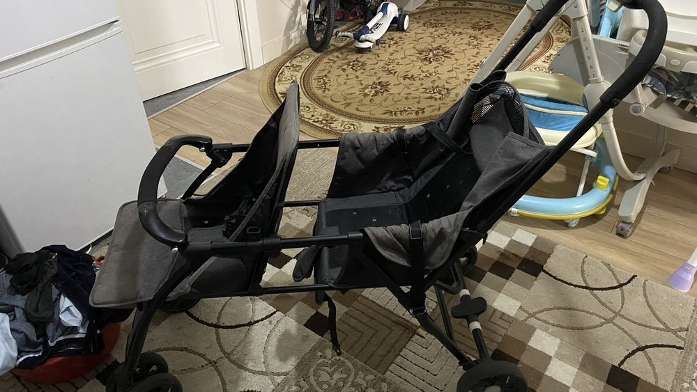 Коляска детская двойная