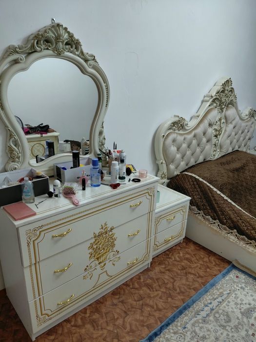 Спальный гарнитур