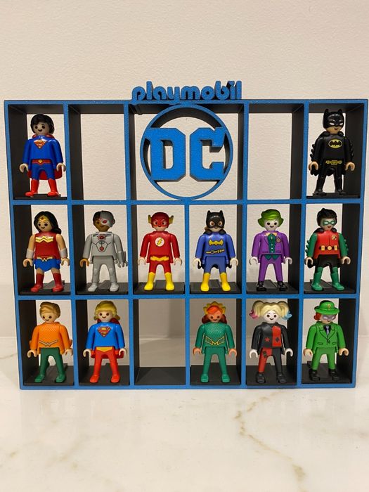 3D принтирана поставка за Kinder Joy / Playmobil фигурки – DC
