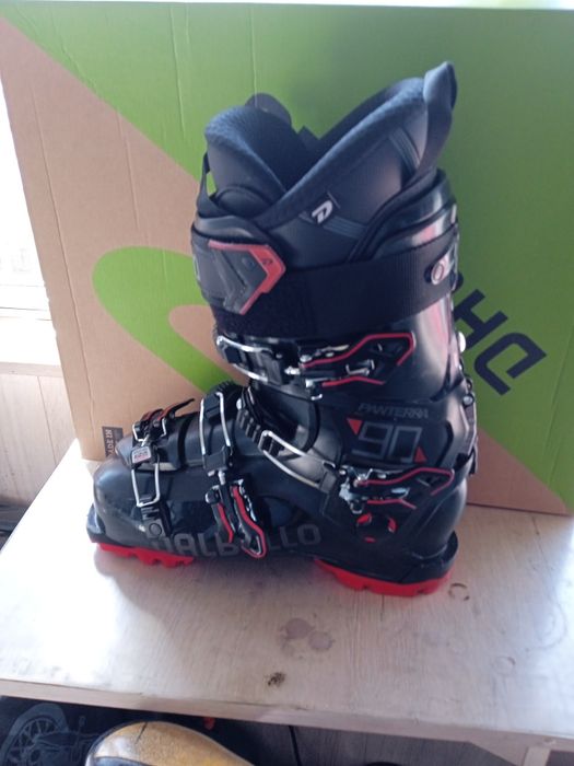 Ботинки горнолыжные Далбело