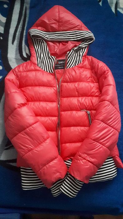 Geaca groasă de iarnă pentru fete plus alta cadou