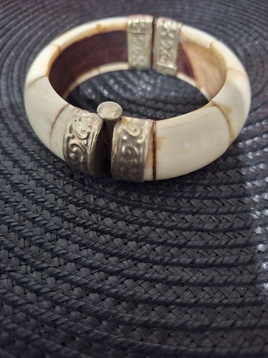 Bratara tribala Africa os si alpaca latime 2.5 cm interior 6 cm