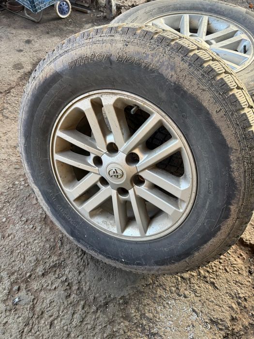 Продам резину с дисками зима  265/65/17