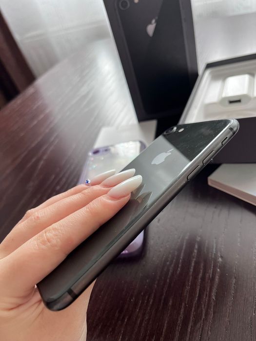Iphone    8.