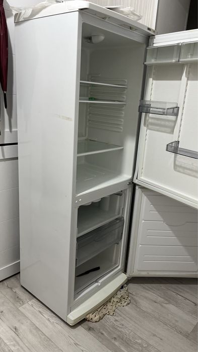 Срочно продам холодильник 50000 т