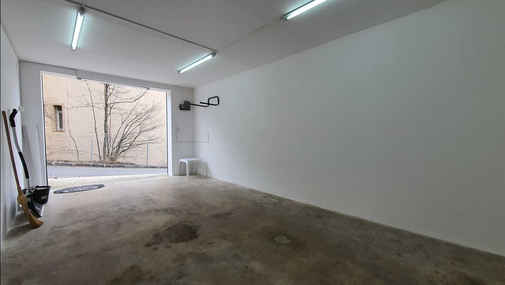 Garaj de închiriat Strada Cetățuia zona Primaria Brașov (3-5 min)