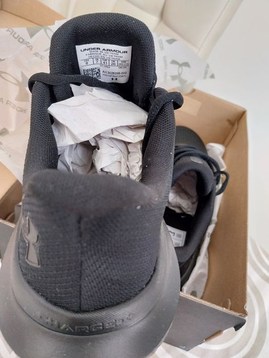 Маратонки under armour