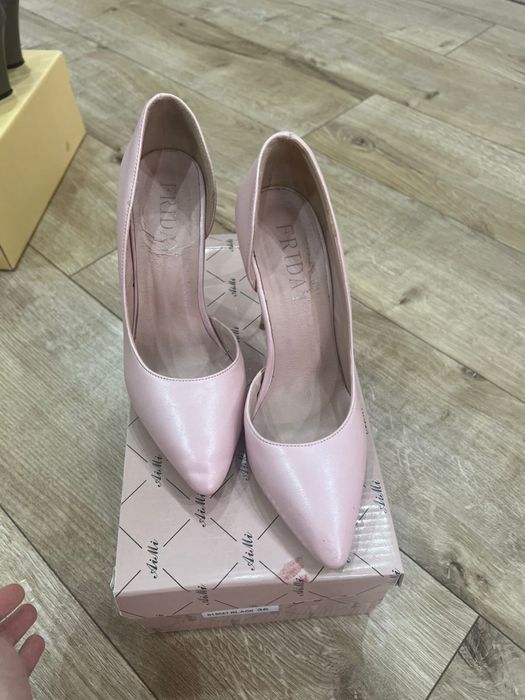 Продам туфли 35-36