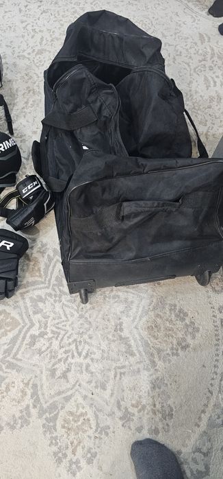 Хоккейная форма детская, коньки