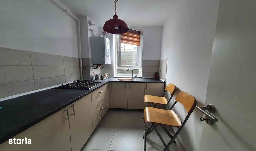 Inchiriere garsoniera cu birou decomandata Avantgarden 4 Brasov