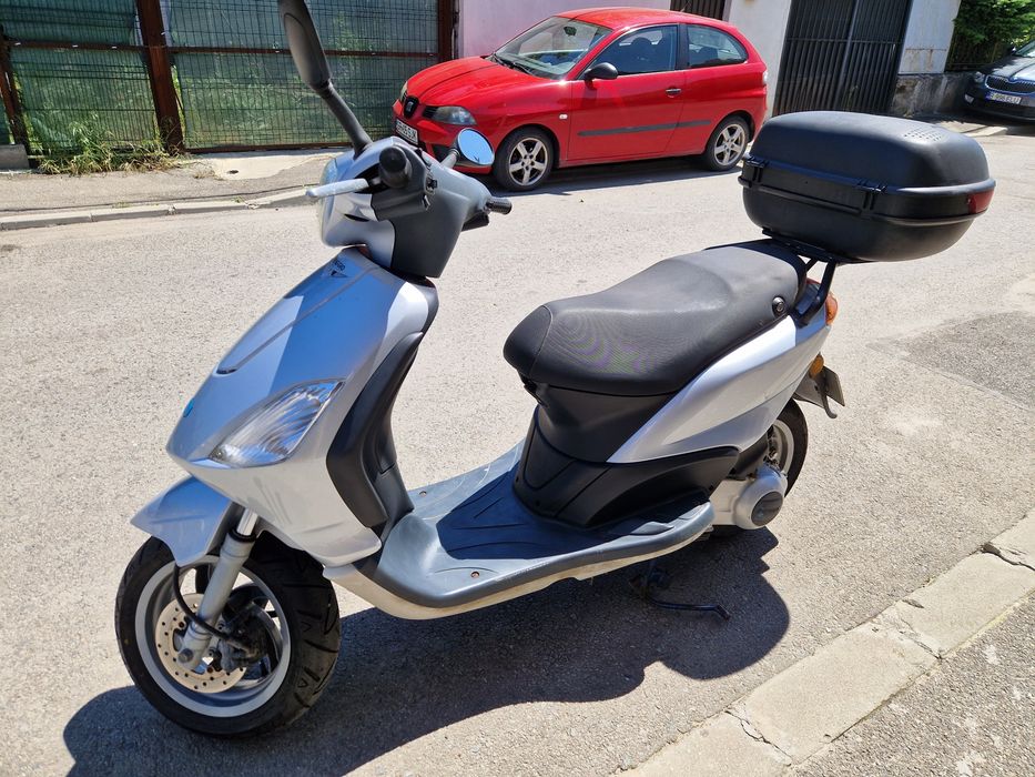 Scuter Piaggio Fly 125
