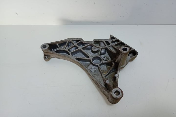 Suport motor  03L199207 Volkswagen VW Passat B6 seria