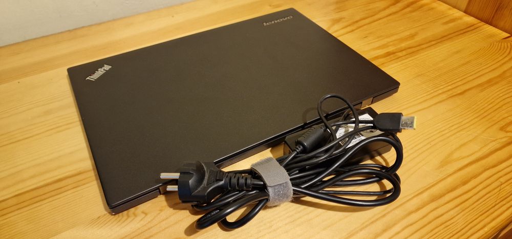 Продавам лаптоп Lenovo Thinkpad X1 Carbon