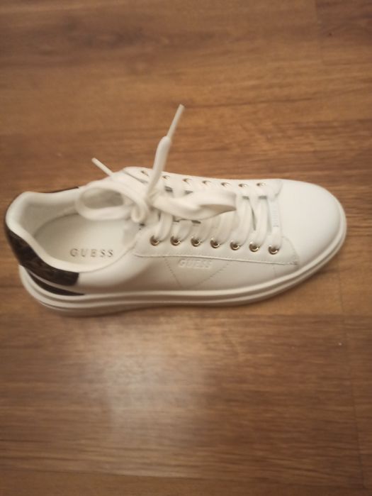 Pantofi Guess mărimea 37