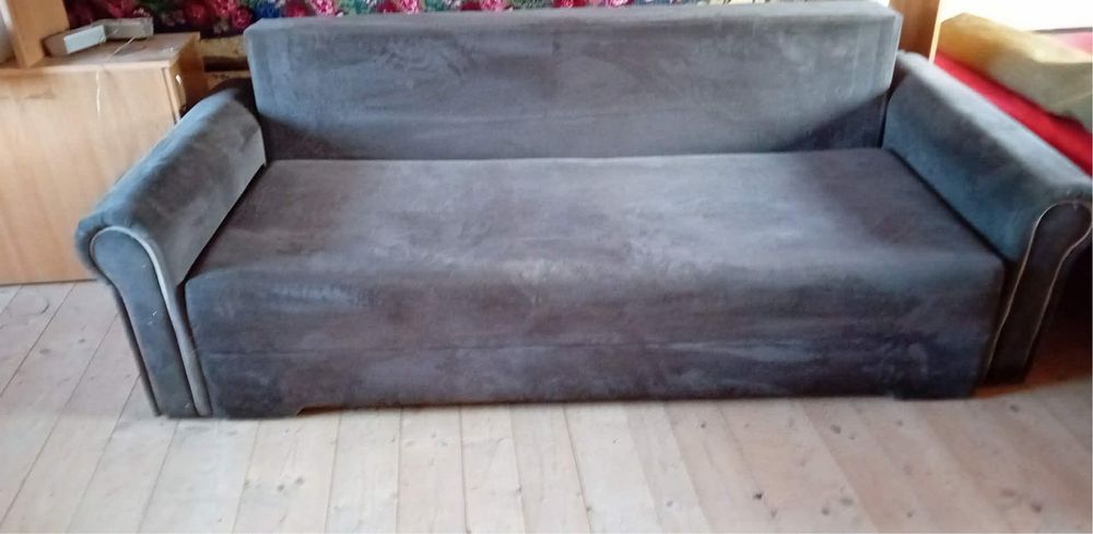 Vând canapea extensibilă 240/160 cu ladă