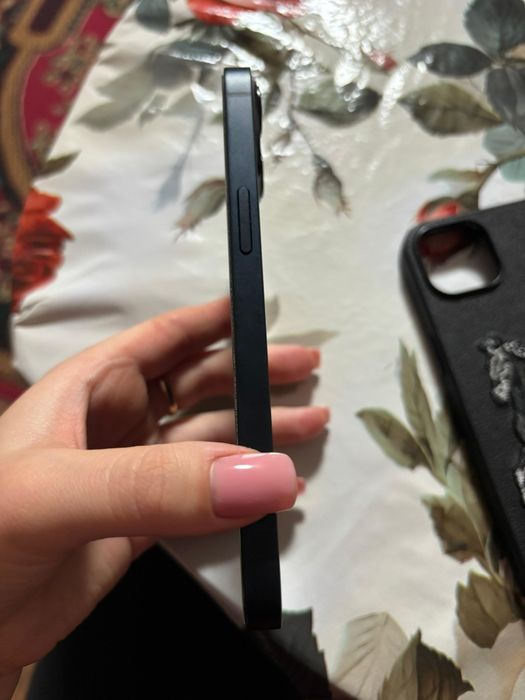 IPhone 13 телефон