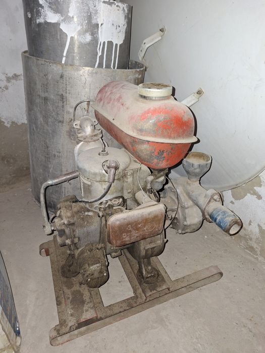 Насос помпа бензиновый