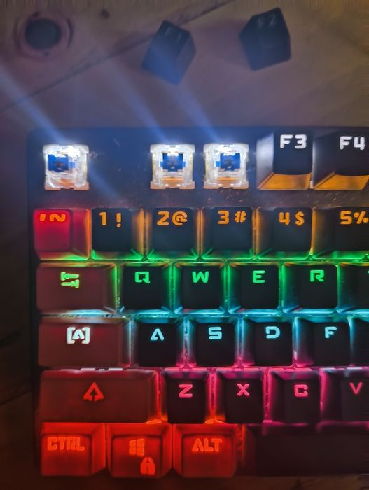 Tastatura mecanica gaming Bajeal switchuri albastre