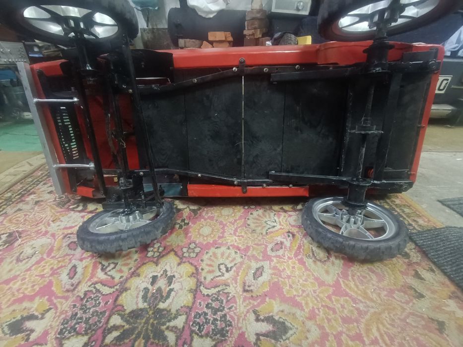 Продам педальную машинку ссср радуга