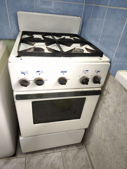 Продам газовую плиту